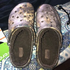 Fuzzy camo crocs